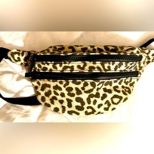 Cheetah Cotton Fanny Bag. Adjustable strap. New. Double zip.
